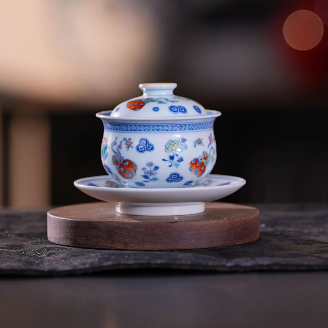 涂杏花丨斗彩钱袋子盖碗140ml | 周大乐优选