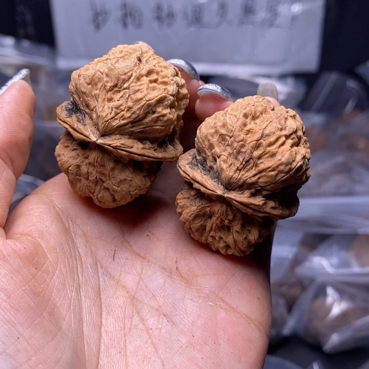 把件文玩核桃云南野生铁核桃129号42mm