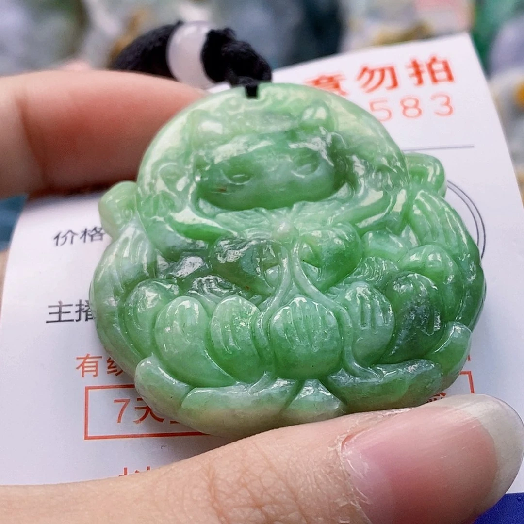 吊坠(不含链)未镶嵌翡翠