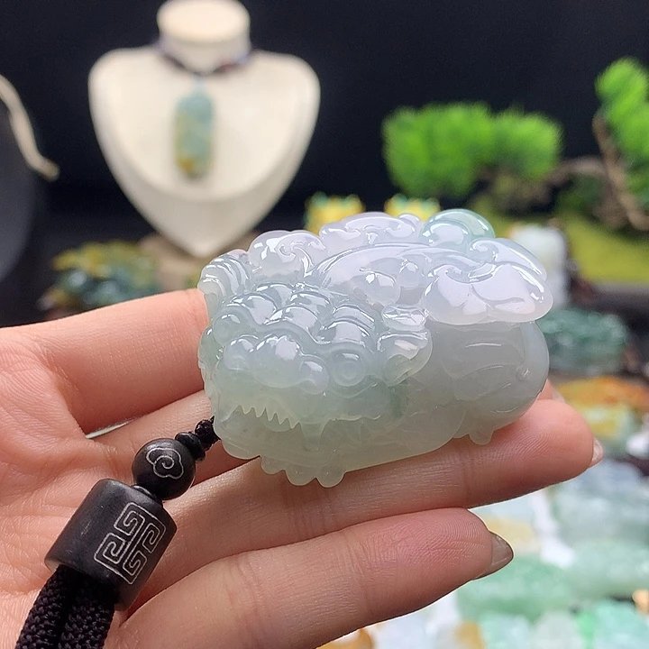 翡翠未镶嵌颈饰貔貅26