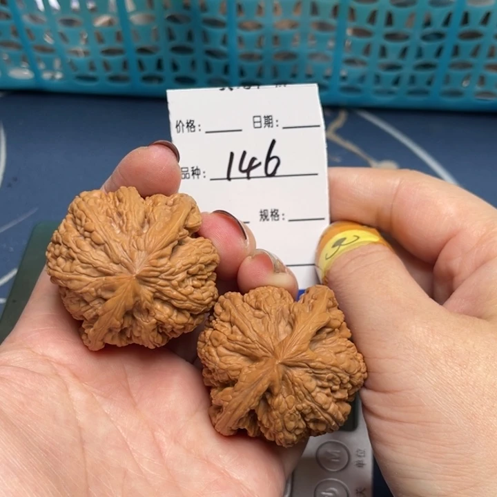 文玩核桃把件粗筋44