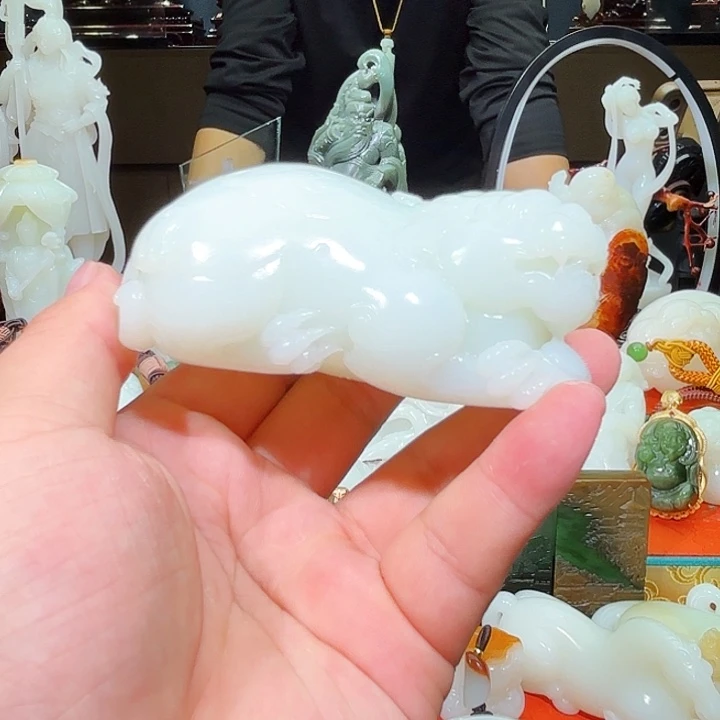 和田玉未镶嵌把件