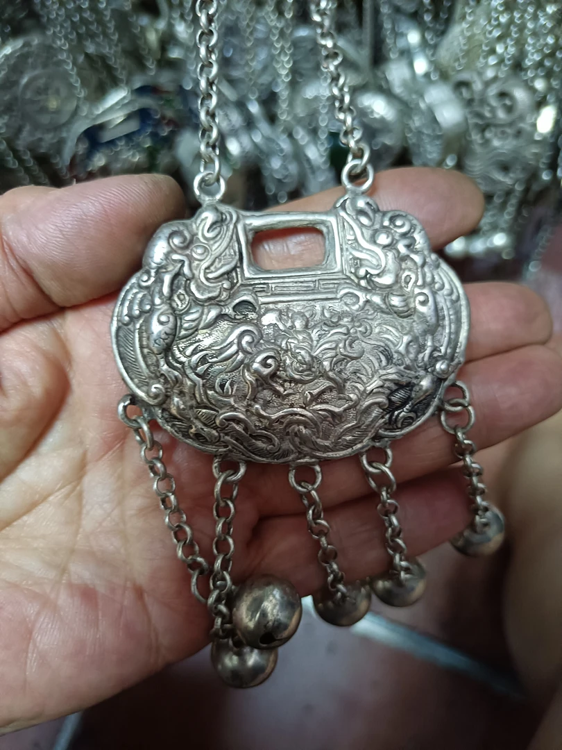 23贵州省苗族手工工艺品