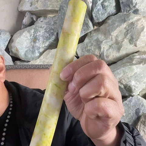 蛇纹石玉未镶嵌珠宝奇石