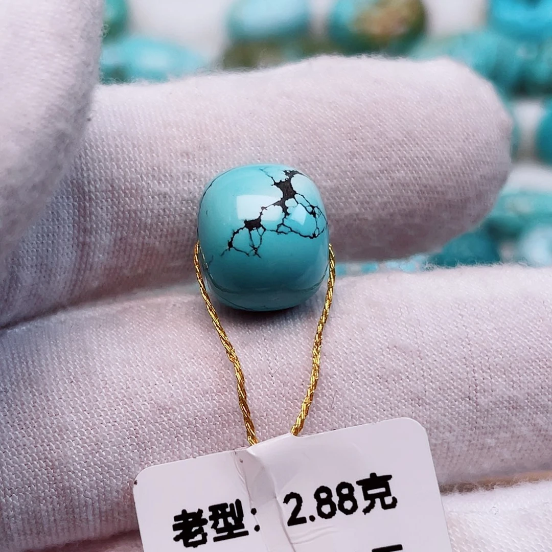 绿松石未镶嵌配饰覌*