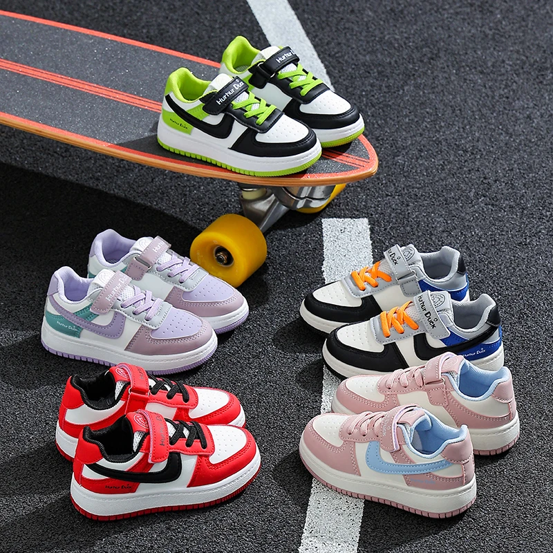 小黄鸭3-10岁男童儿童板鞋秋冬季2025新款女孩皮面透气防滑运动鞋