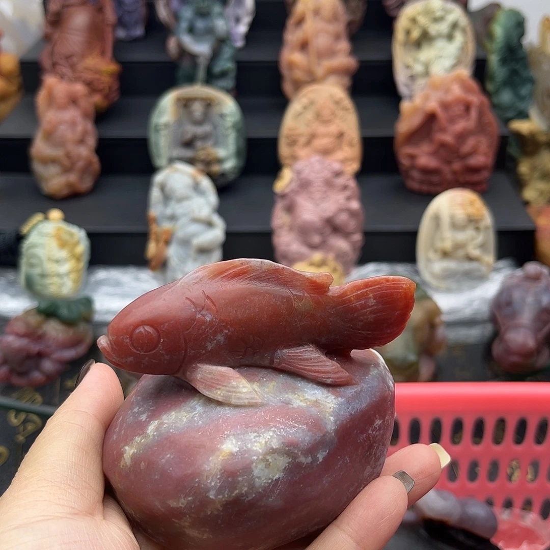 石英质玉未镶嵌颈饰