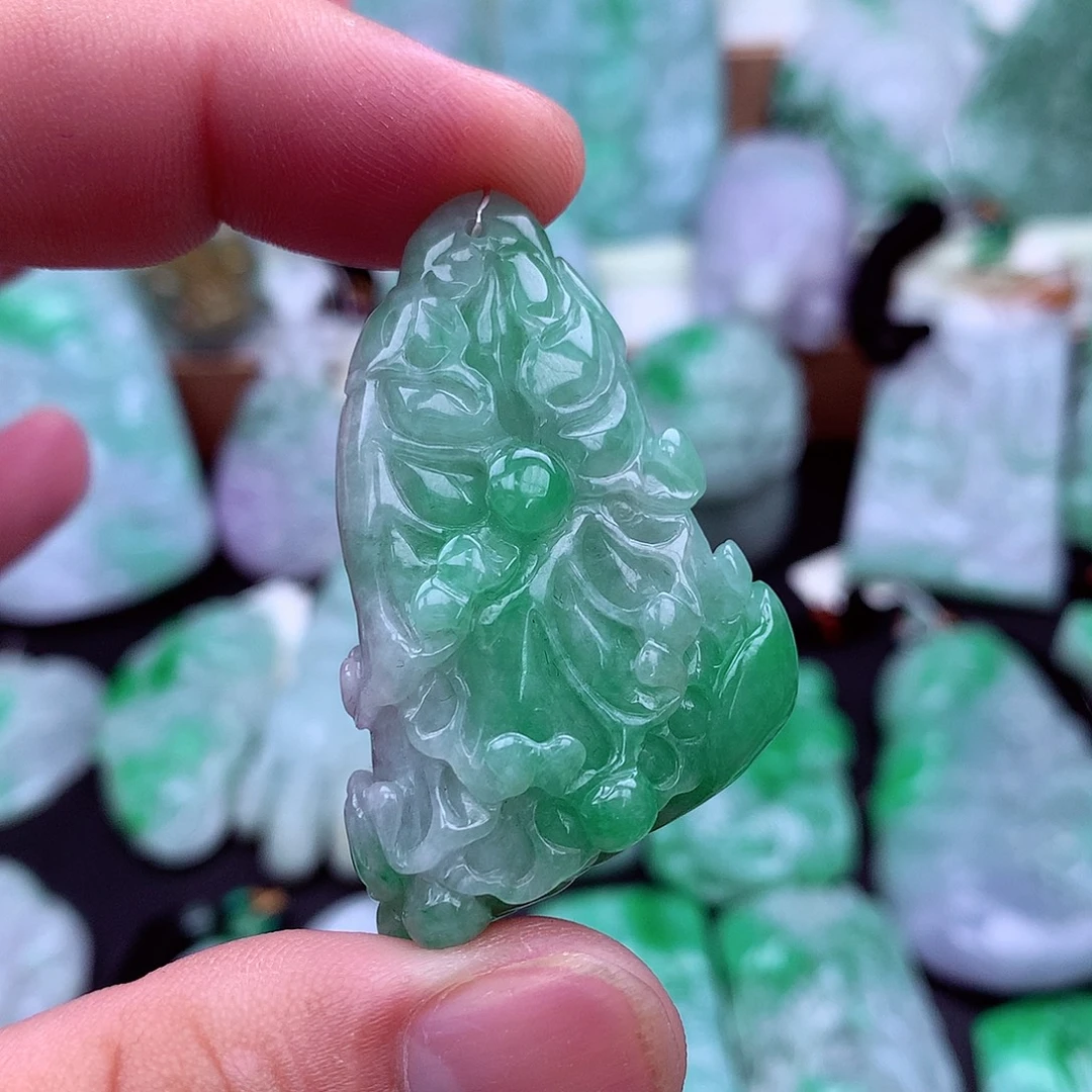 吊坠(不含链)未镶嵌翡翠