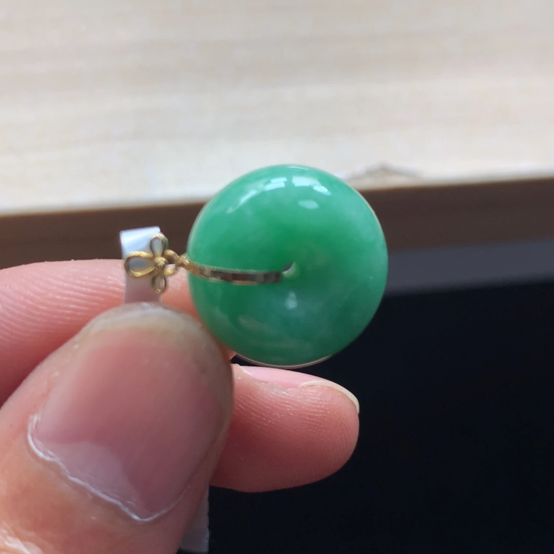 颈饰未镶嵌翡翠吊坠