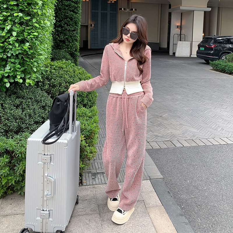 粉色开春穿搭一整套女高级感显瘦减龄休闲运动连帽卫衣卫裤两件套