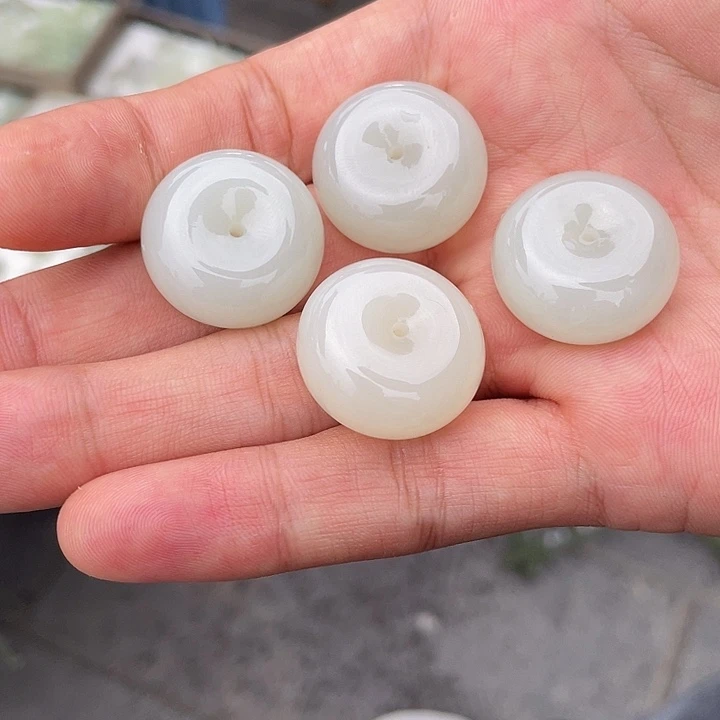 颈饰未镶嵌和田玉平安扣吊坠多样性发其一