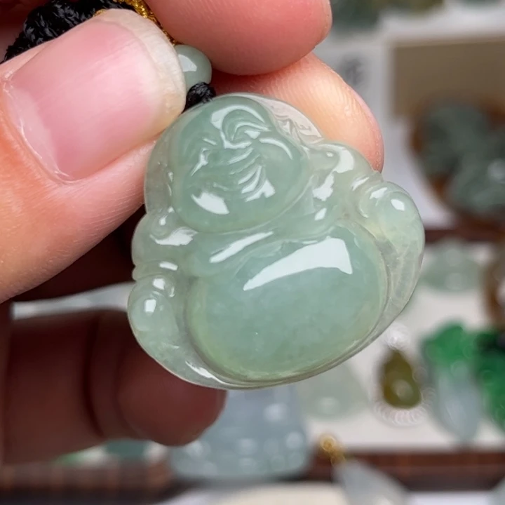 翡翠未镶嵌颈饰佛