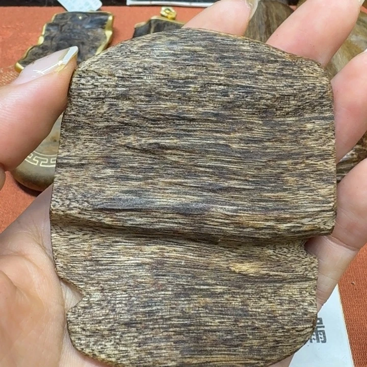 大叶紫檀（黑酸枝木类）