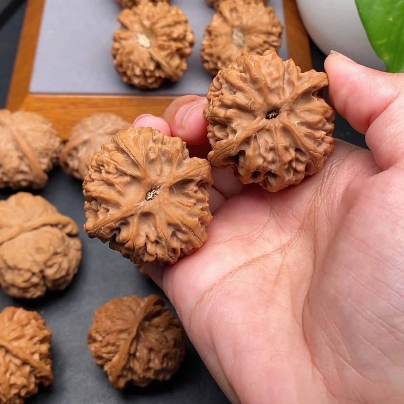 【闪购商品】文玩核桃把件博****）苹果