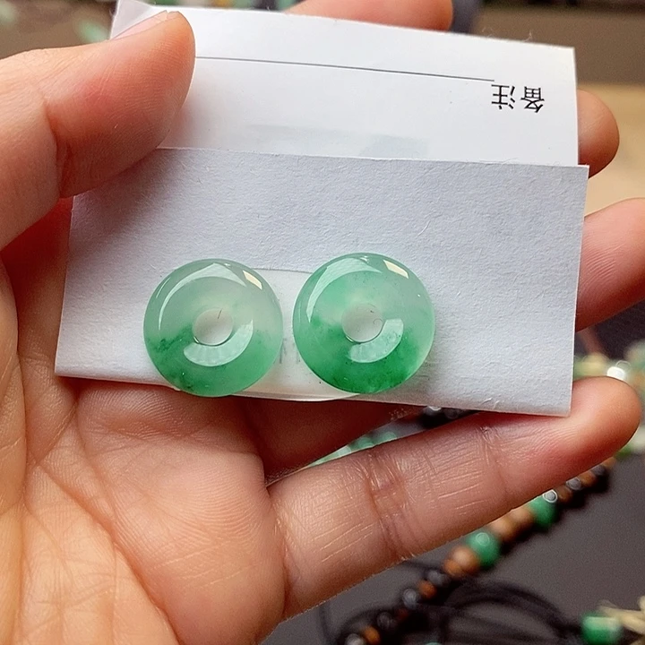 雲***巅石英质玉未镶嵌挂件
