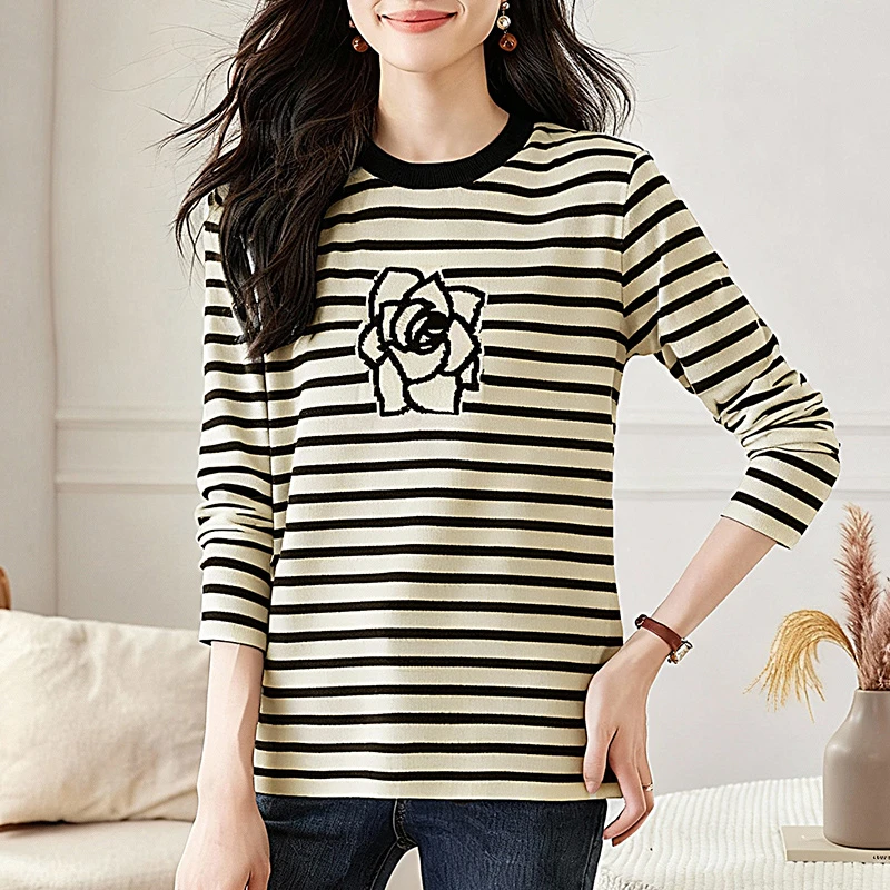 高级感条纹上衣女冬装长袖流行针织衫2025新款女装时尚毛衣打底衫