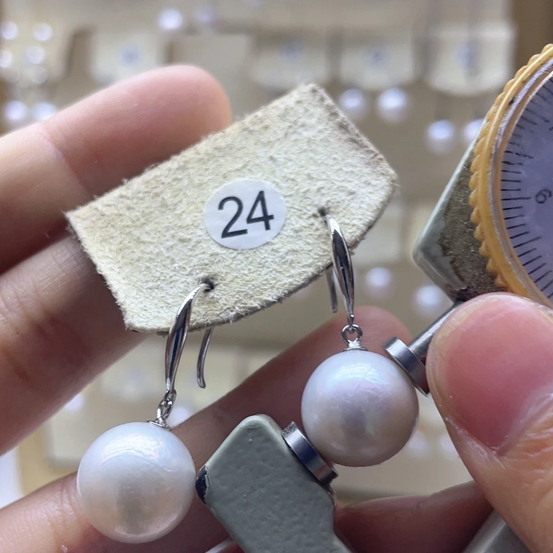 银S925镶嵌淡水珍珠耳饰