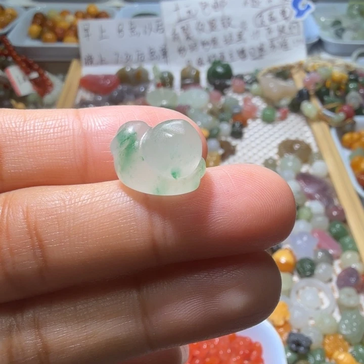 和田玉未镶嵌珠宝半成品