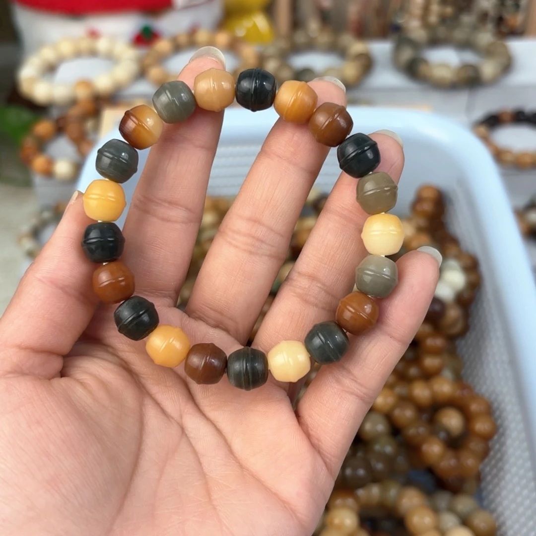 白玉菩提吊坠。****?蜜罐