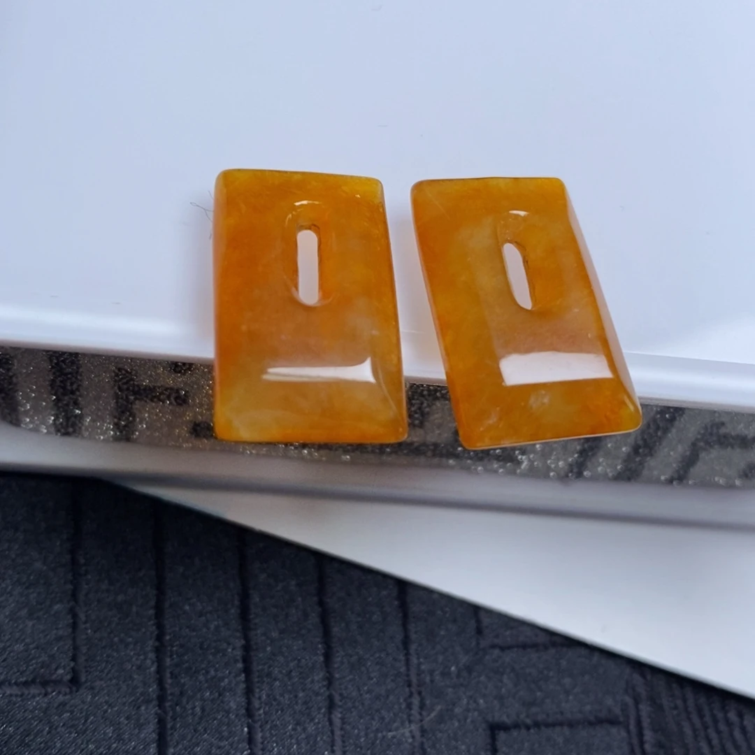 翡翠未镶嵌耳饰红翡方糖