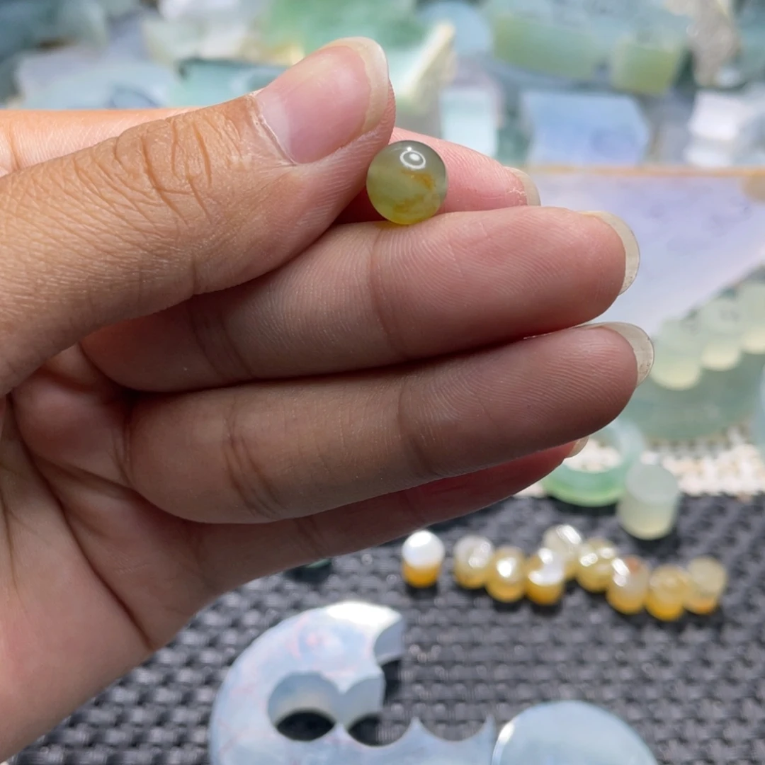 玲***达翡翠未镶嵌颈饰翡翠