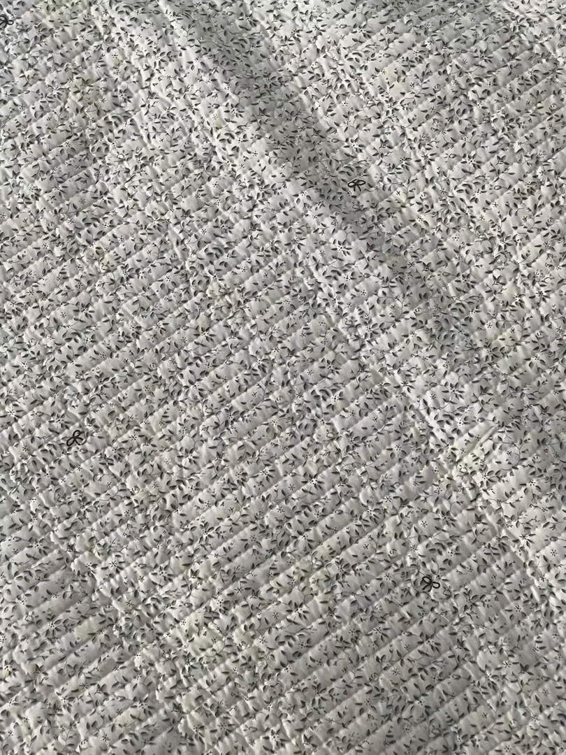米色千叶寄语230*250针织棉加厚绗缝床盖