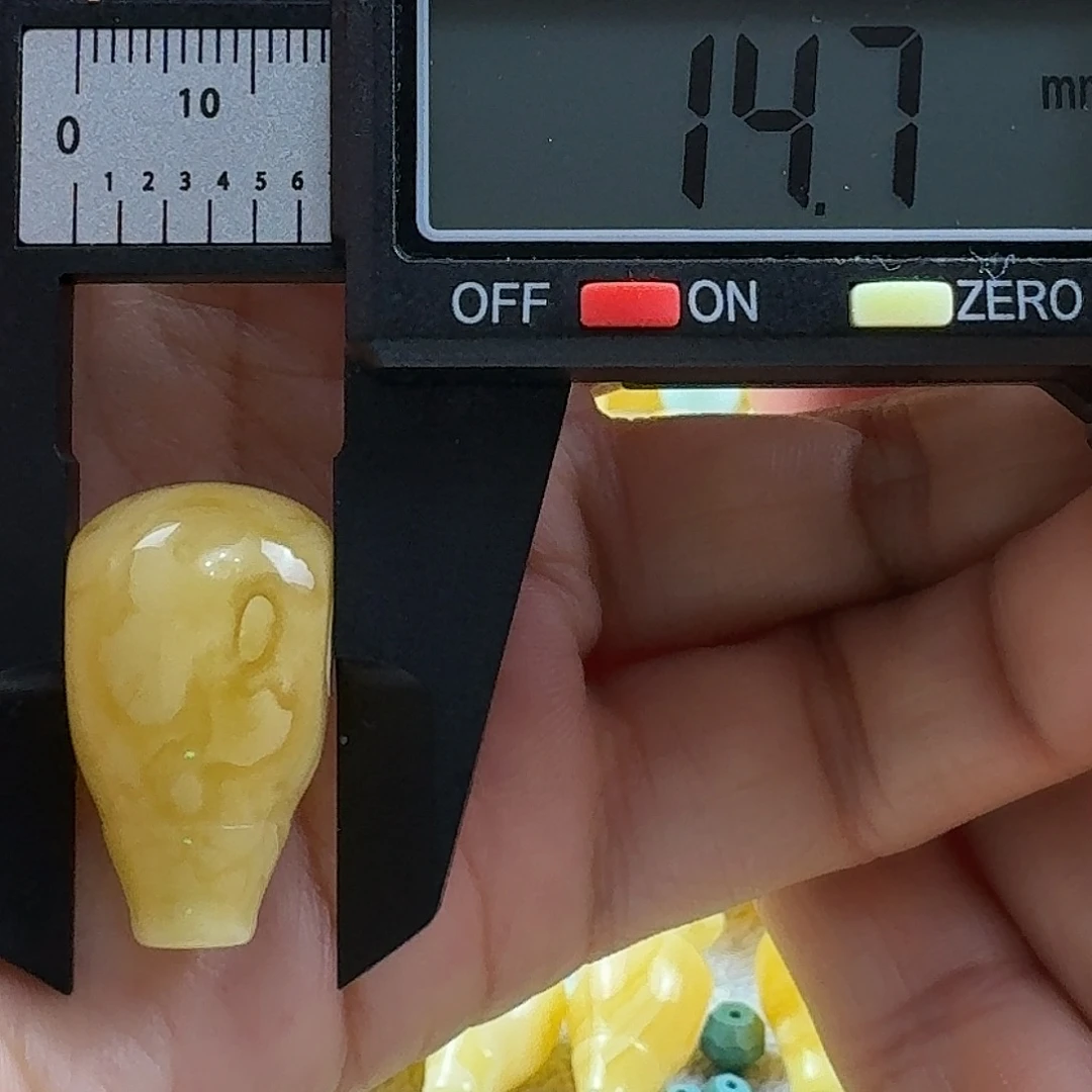 蜜蜡未镶嵌裸石43