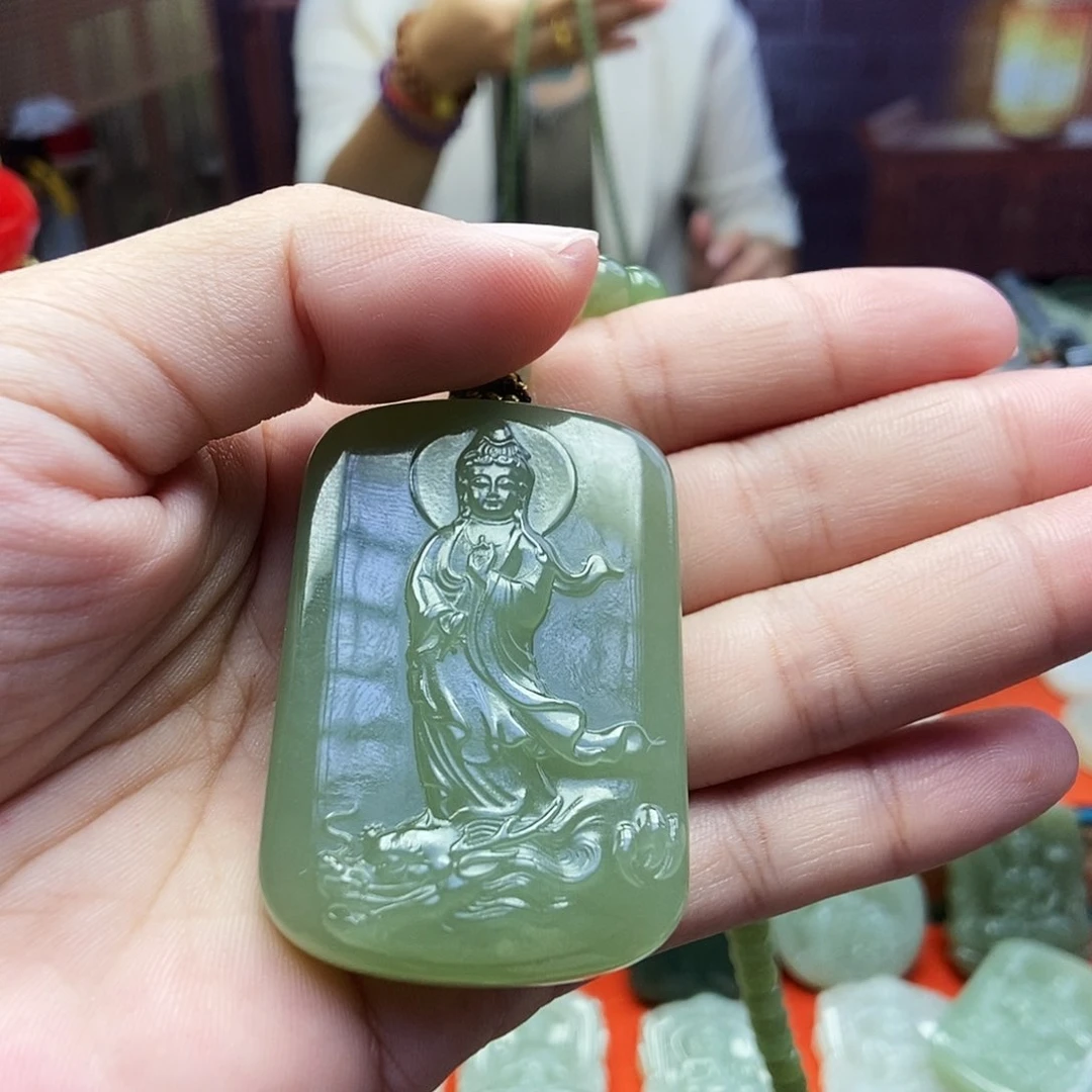 和田玉未镶嵌颈饰繁**尽