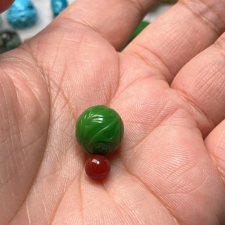 颈饰未镶嵌南红玛瑙