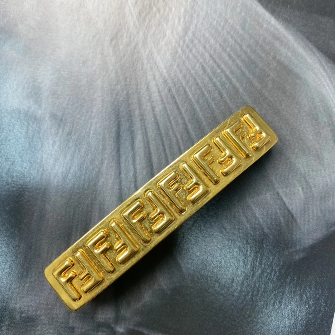 全新未使用 FENDI/芬迪 女士金色双F Logo发夹114934