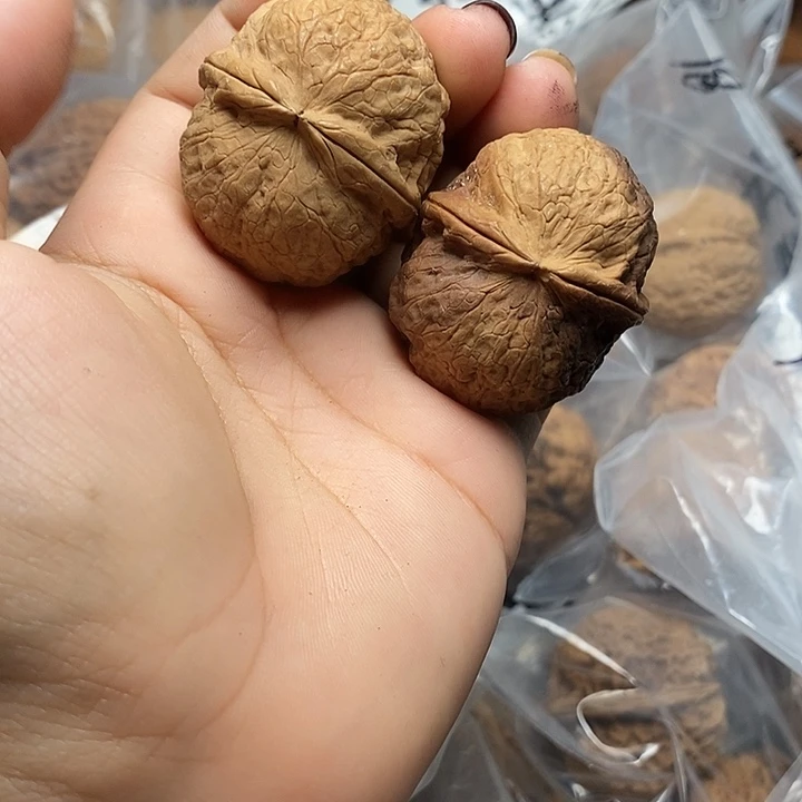 文玩核桃把件     60