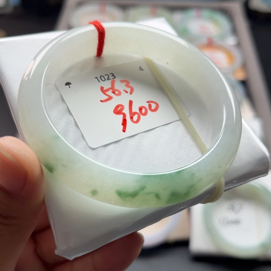 翡翠未镶嵌手镯56正圈