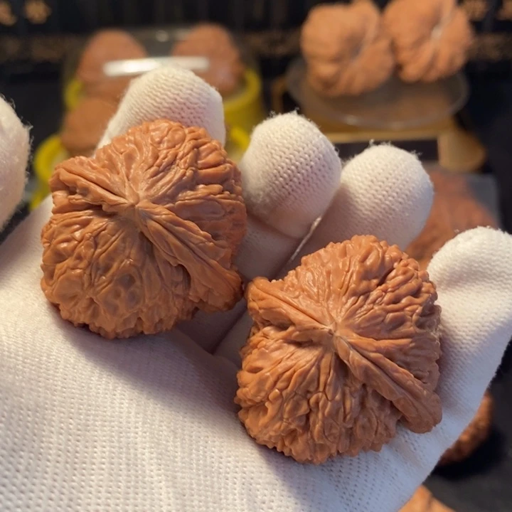 文玩核桃吊坠40球白