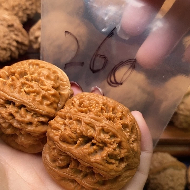 小***宇吊坠桃核粗筋狮子头48