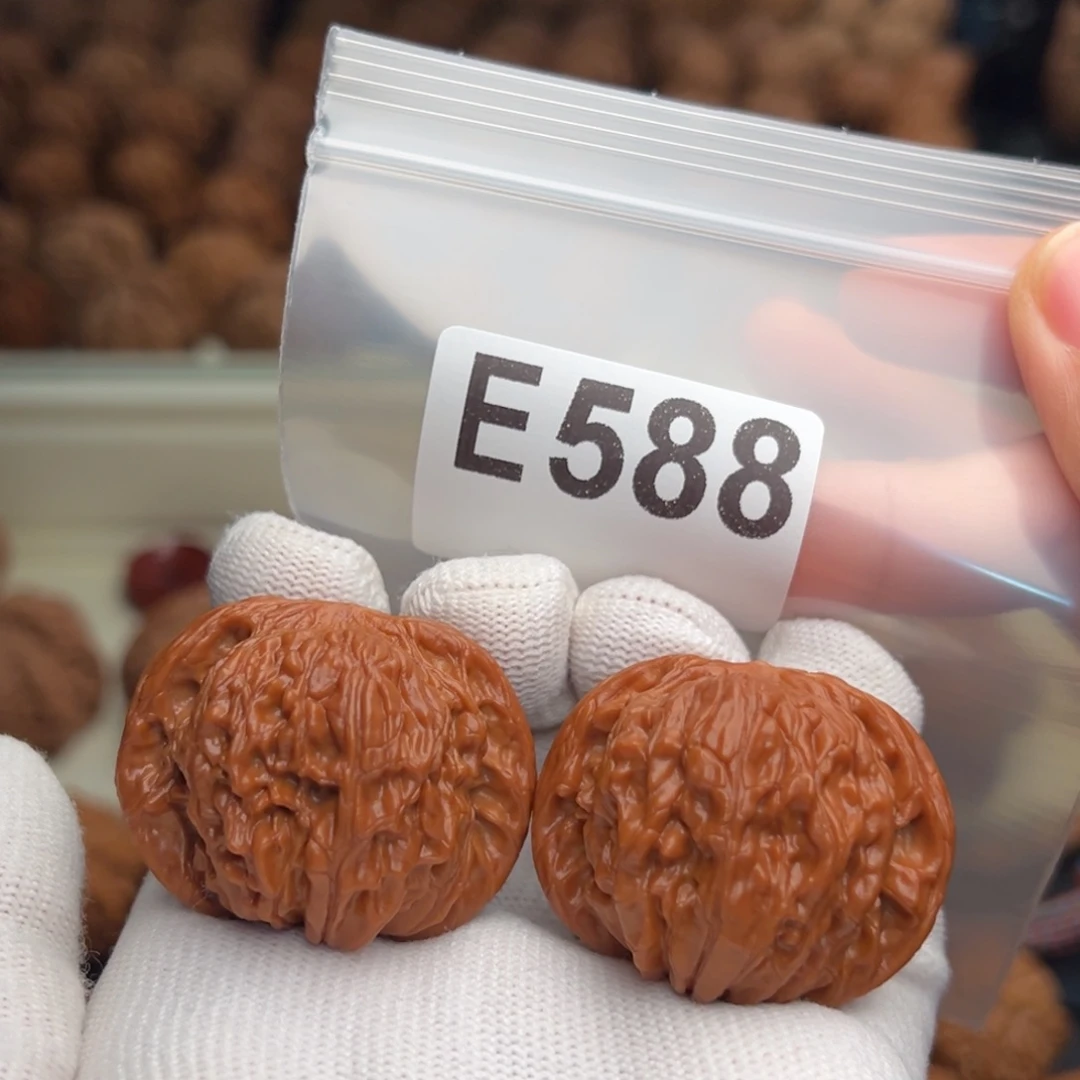 飘***着吊坠文玩核桃E588石子磨39.8