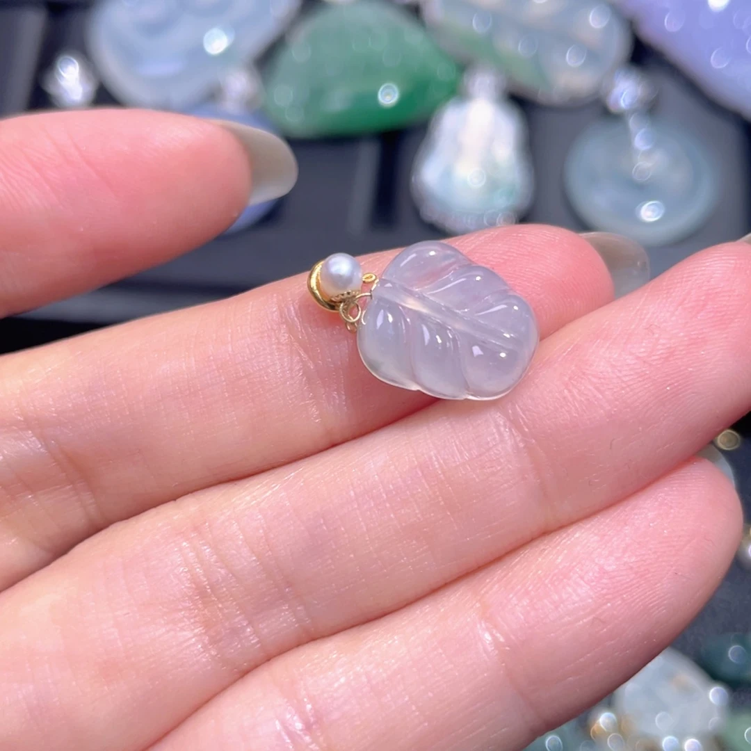 颈饰18K金镶嵌翡翠翡翠