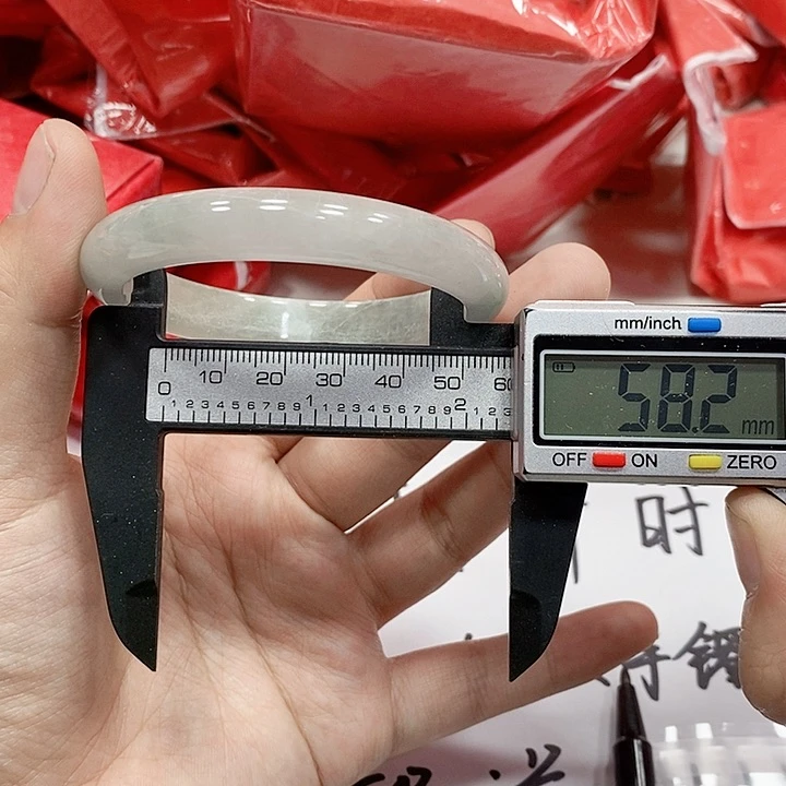 翡翠手镯未镶嵌9