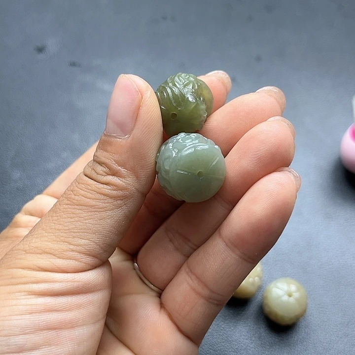 【闪购商品】颈饰未镶嵌和田玉马****e