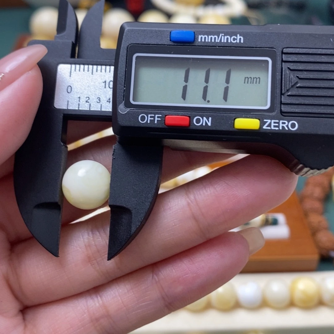 未镶嵌蜜蜡珠宝奇石