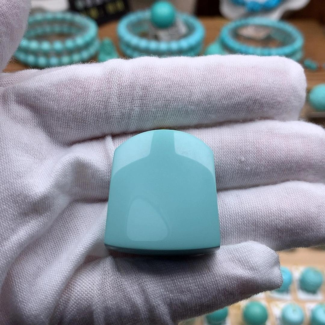 绿松石未镶嵌珠宝奇石