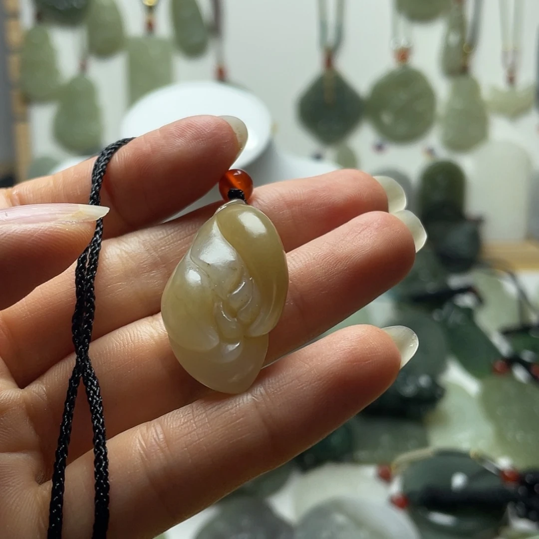 【闪购商品】和田玉未镶嵌车挂今***心