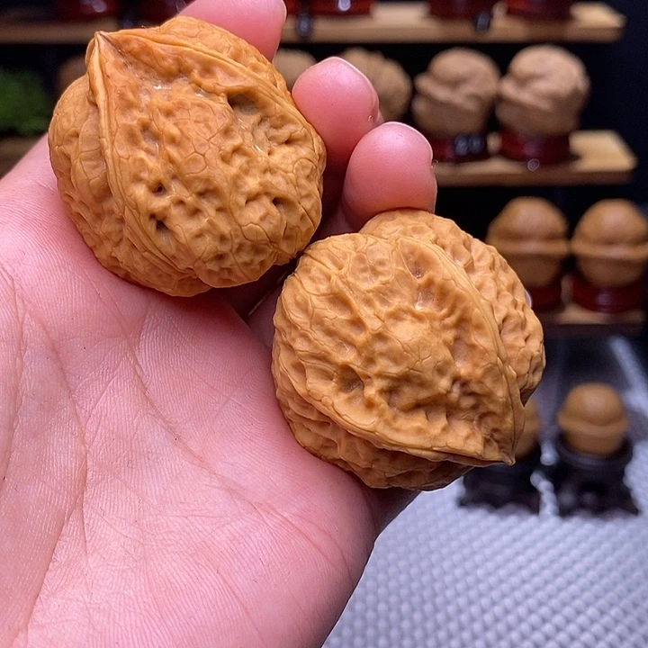 文玩核桃吊坠紫蛹三棱16