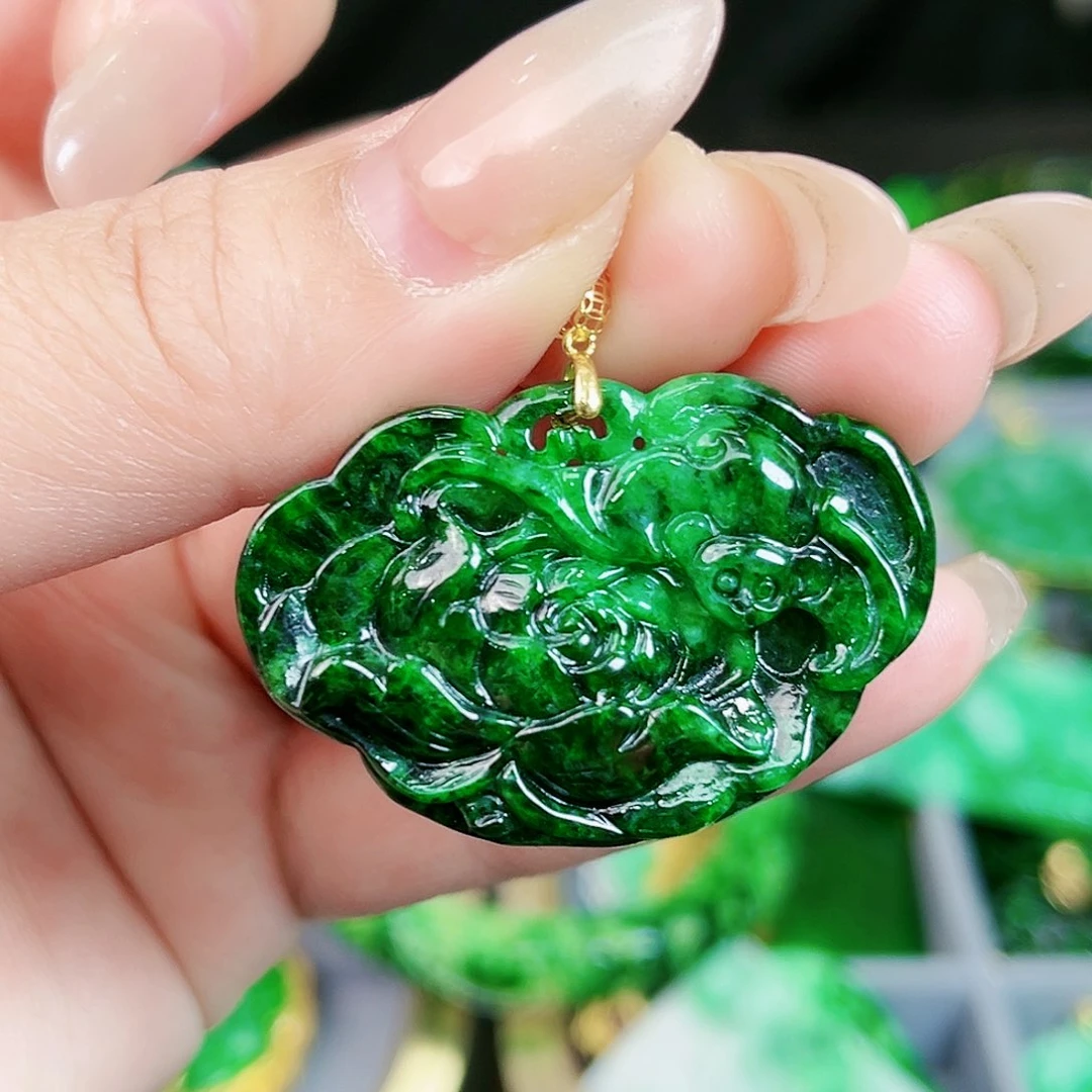 翡翠颈饰18K金镶嵌吊坠