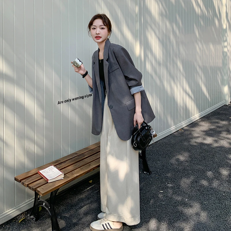 小个子灰色西装外套今年流行爆款超好看洋气五一旅游出街衣服穿搭