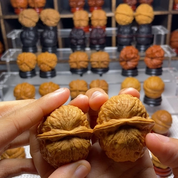 文玩核桃吊坠九五玄铁20