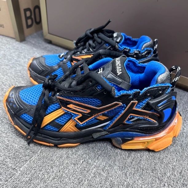 95新 Balenciaga/巴黎世家 42码 巴黎世家 runner 黑橙蓝 球鞋