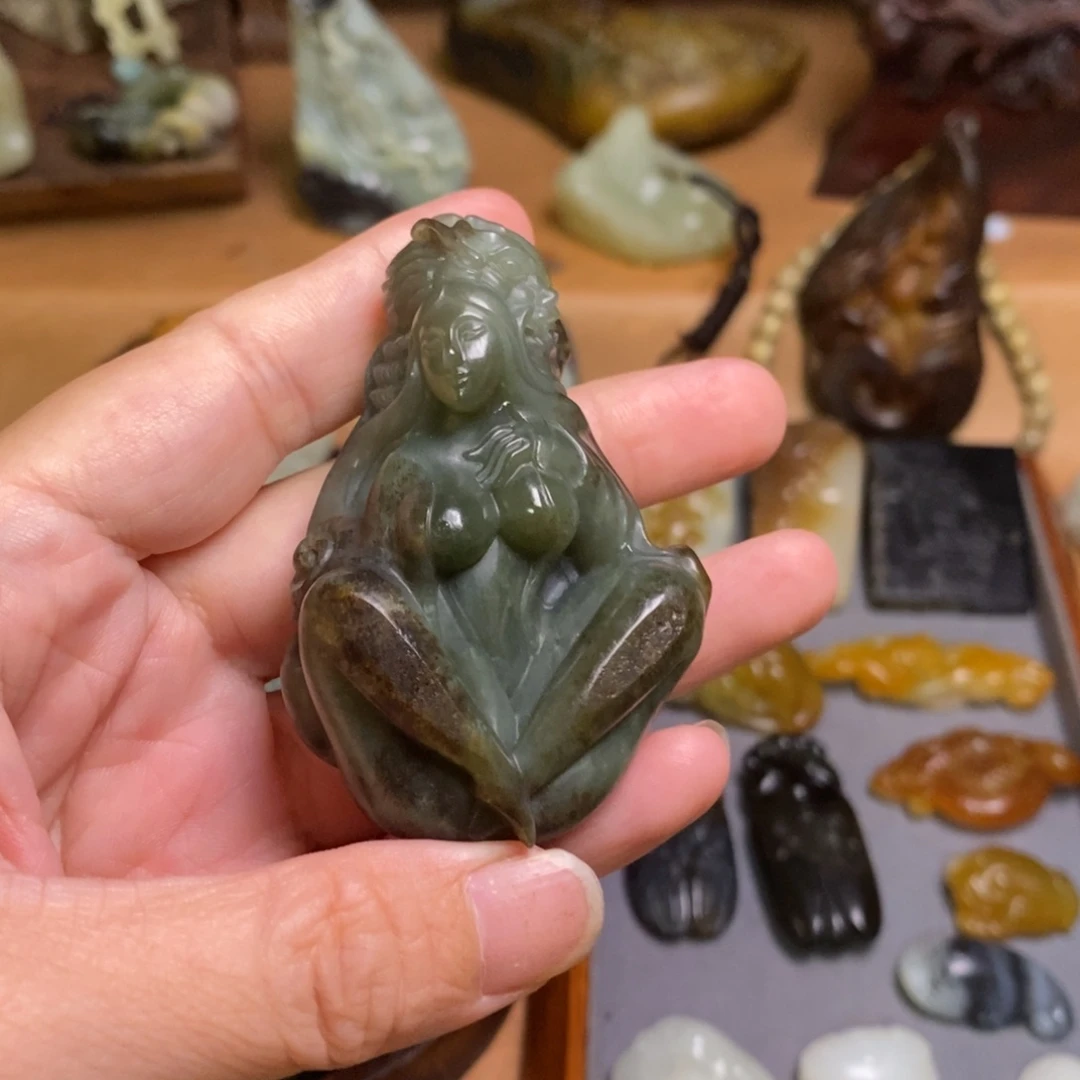 和田玉未镶嵌颈饰