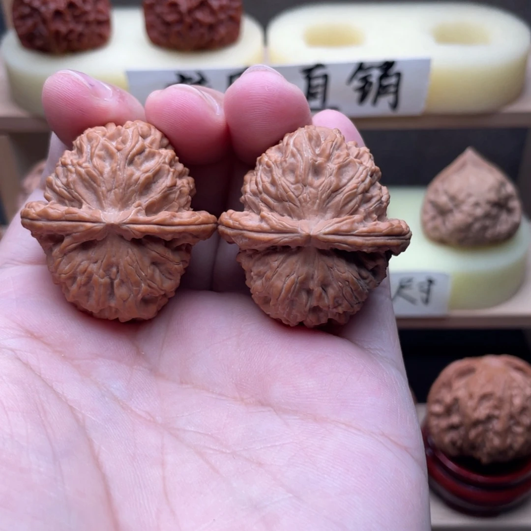 长***、文玩核桃吊坠全品三角白37➕交友价