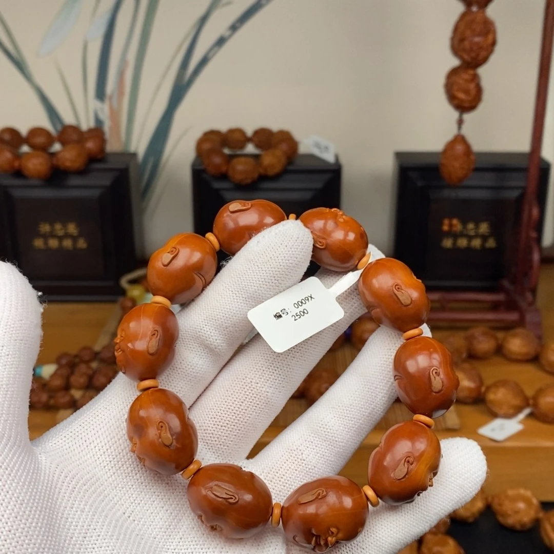 手串橄榄核一青老师十分开心