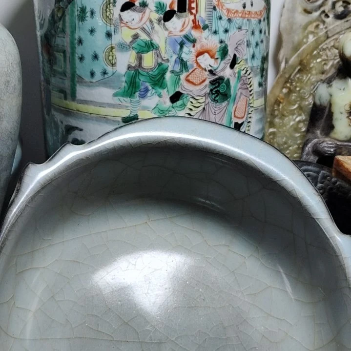 用***5单色釉瓷器，完整器一个